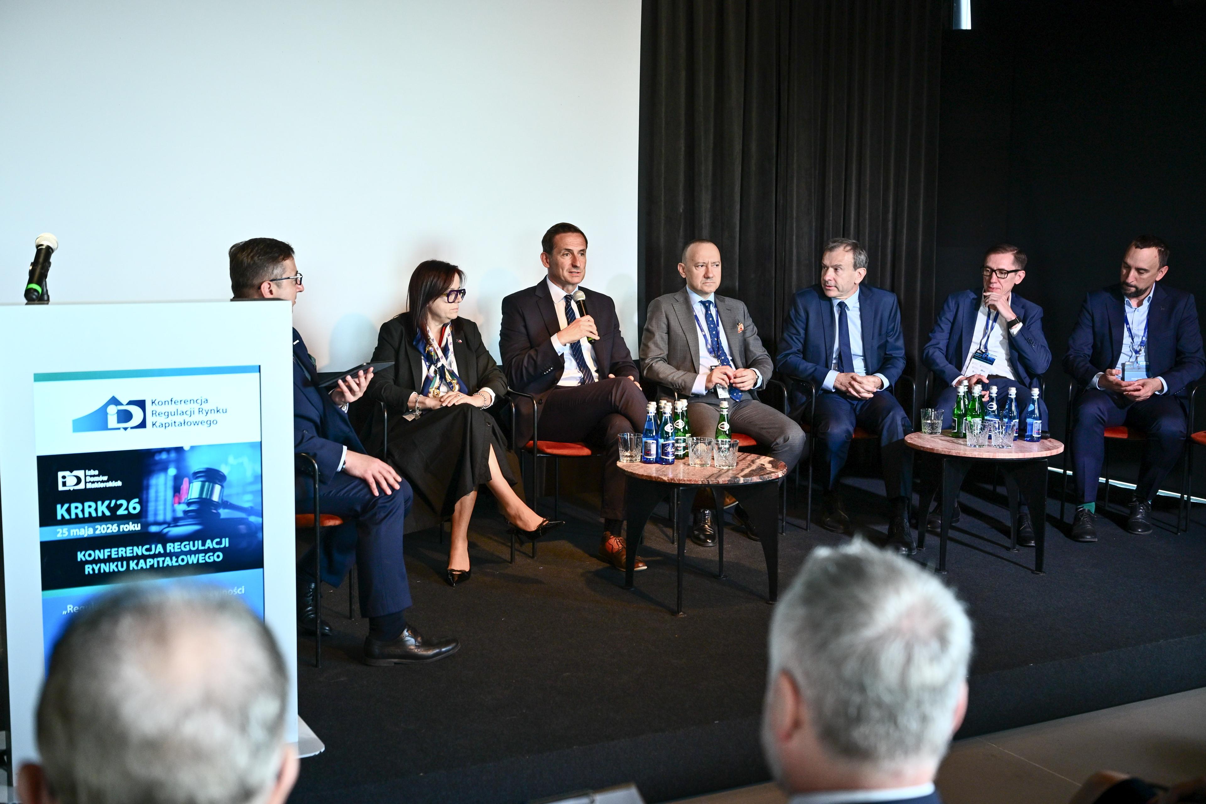 Dariusz Adamski podczas konferencji Regulacji Rynku Kapitalowego IDM