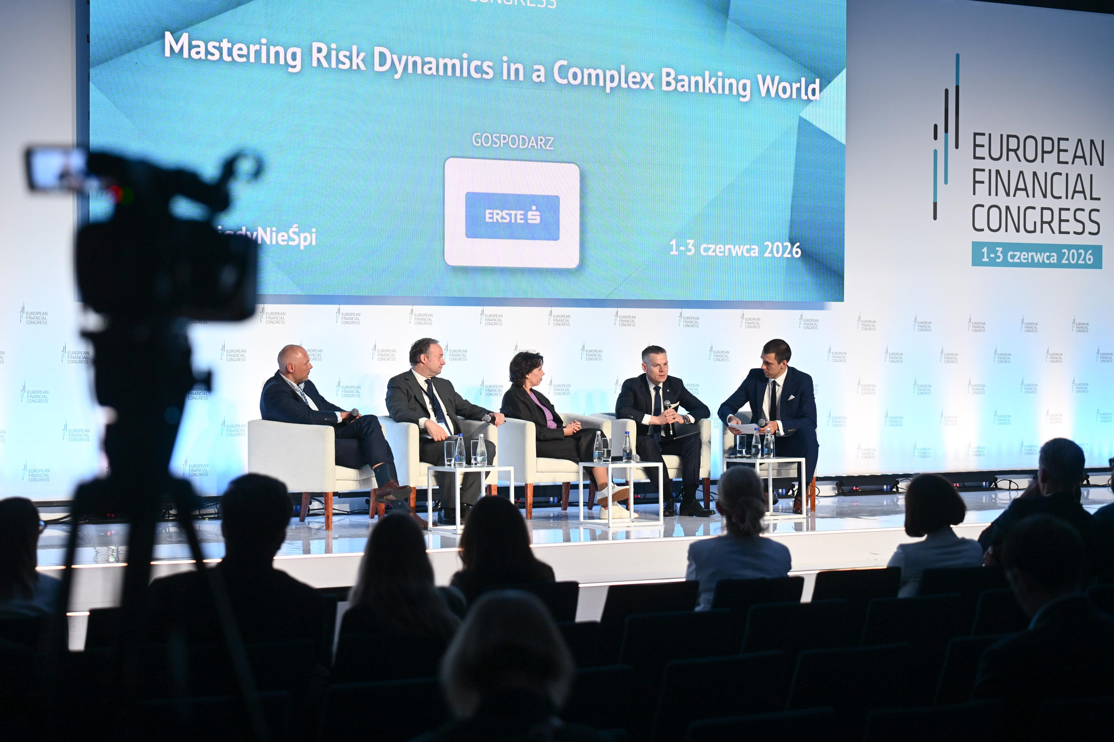 Jacek_Jastrzębski_w_podczas_panelu_na_temat_konkurencyjności_europejskich_banków