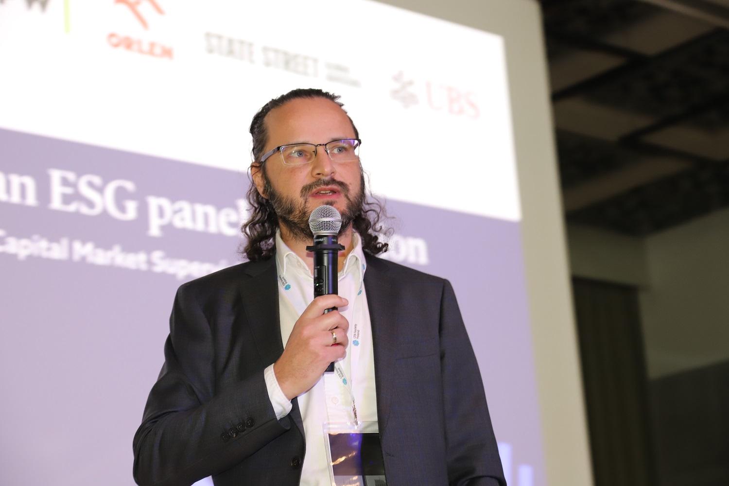 Piotr_Kozinski_wystapil_w_panelu_na_konferencji_CFA.JPG