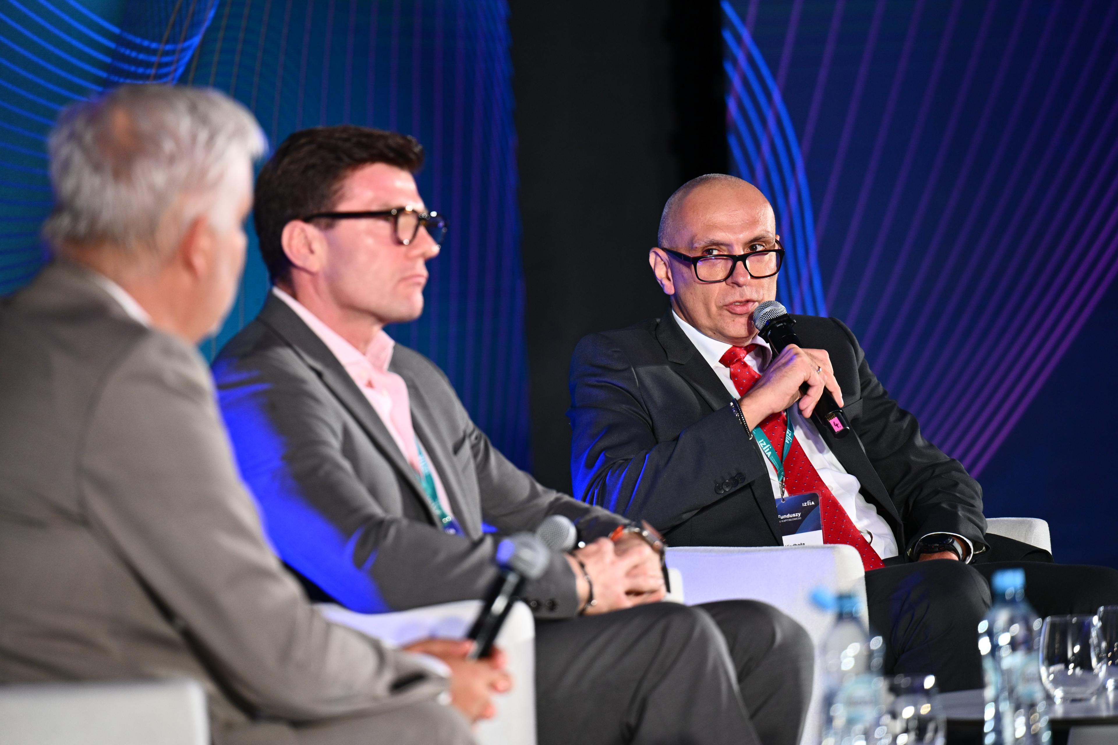 Rafał Niedbała w Fireside chat: To nie jest kraj dla starych FIZ-ów podczas Forum IZFIA_1