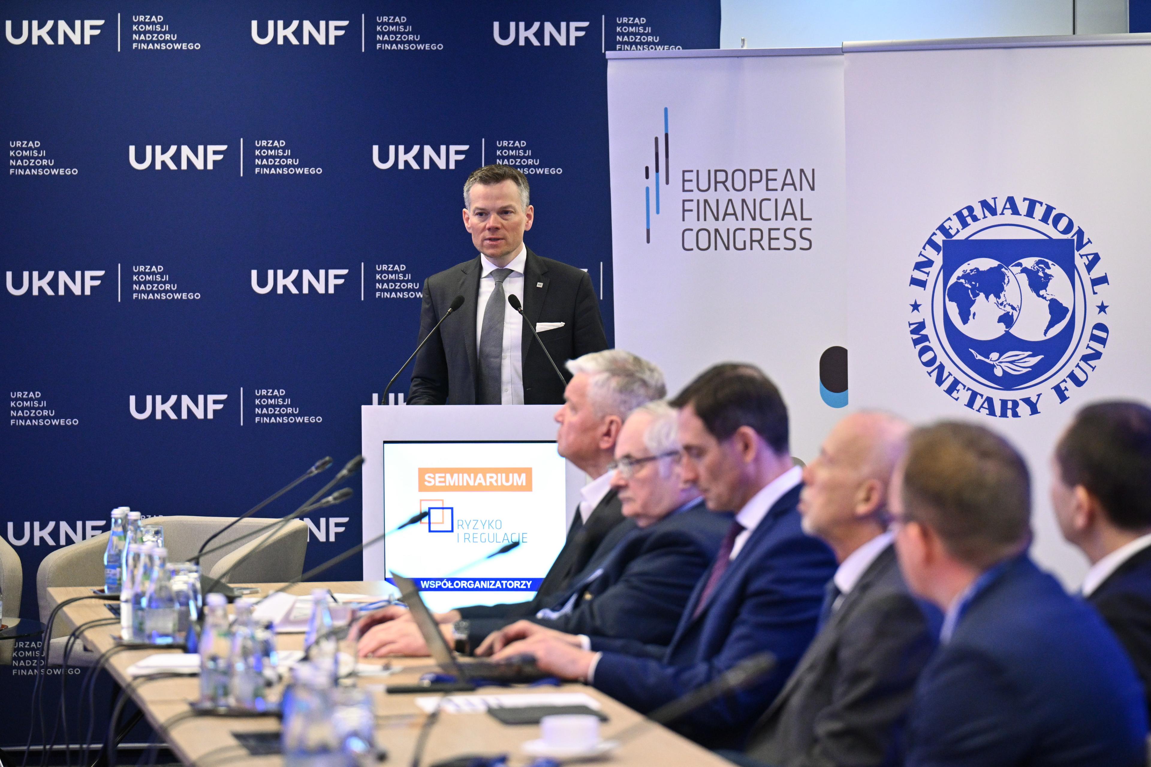 Jacek Jastrzębski podczas Seminarium Ryzyko i Regulacje na rynku finansowym