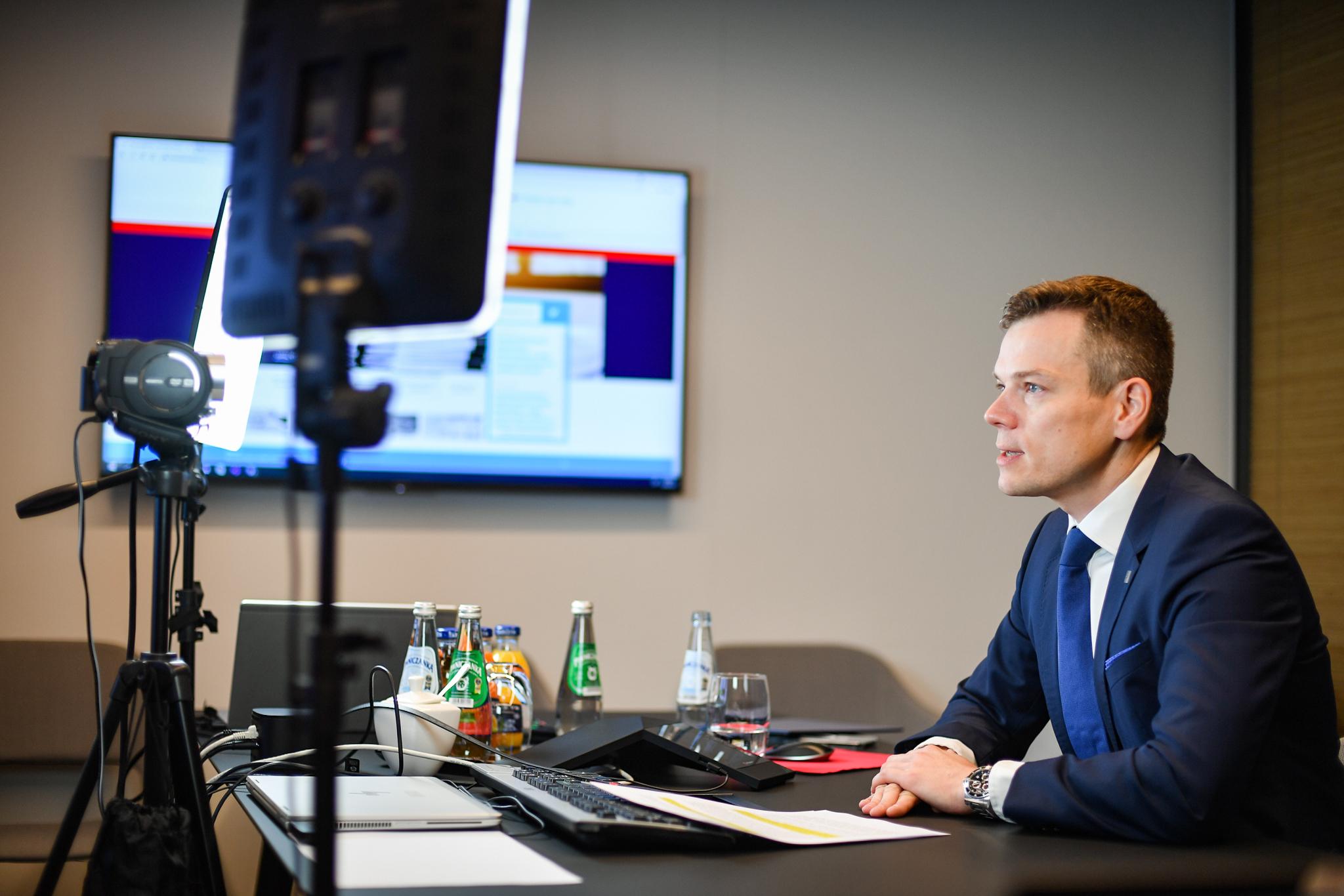 Jacek Jastrzębski_Przewodniczący_KNF_gosc_specjalny_podczas otwarcia_CFA_Society_Poland_Annual_Conference_2021_2