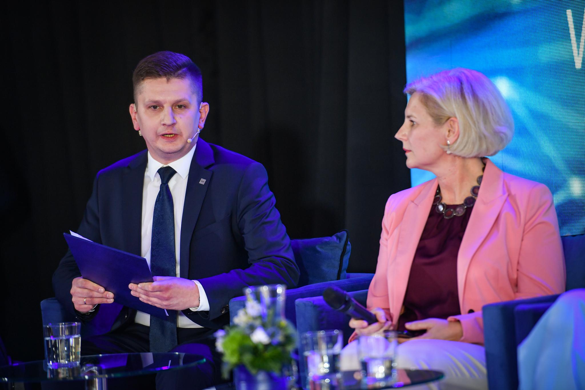 Jacek_Barsczewski_Agata_Gawin_podczas_XXII_Konferencji_Izby_Domow_Maklerskich