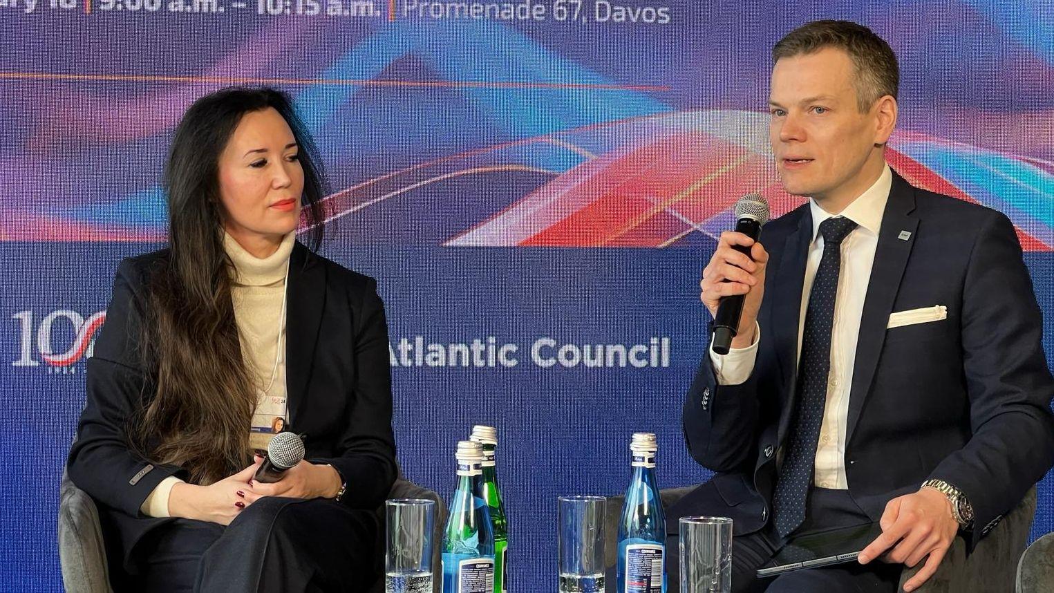 Jacek_Jastrzebski_2_wystapił_w_panelu_dyskusyjnym_podczas_Swiatowego_Forum_Ekonomicznego_w_Davos