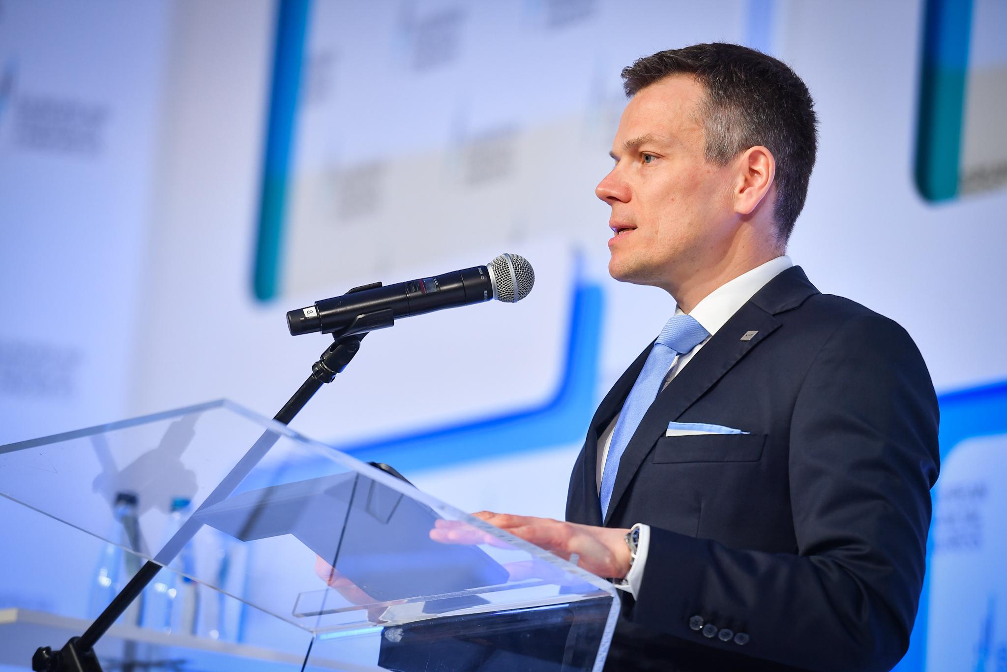 Jacek_Jastrzebski_Przewodniczacy_KNF_wystapil_podczas_otwarcia_Europejskiego_Kongresu_Finansowego