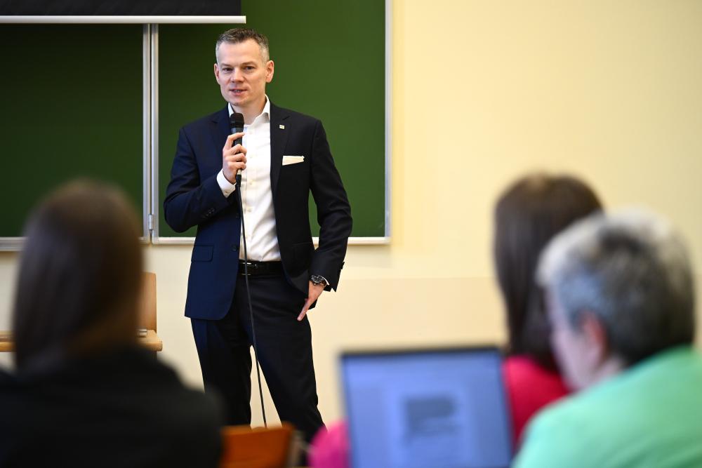 Jacek Jastrzębski na inauguracji studiów podyplomowych z cyberbezpieczeństwa i ochrony danych_1