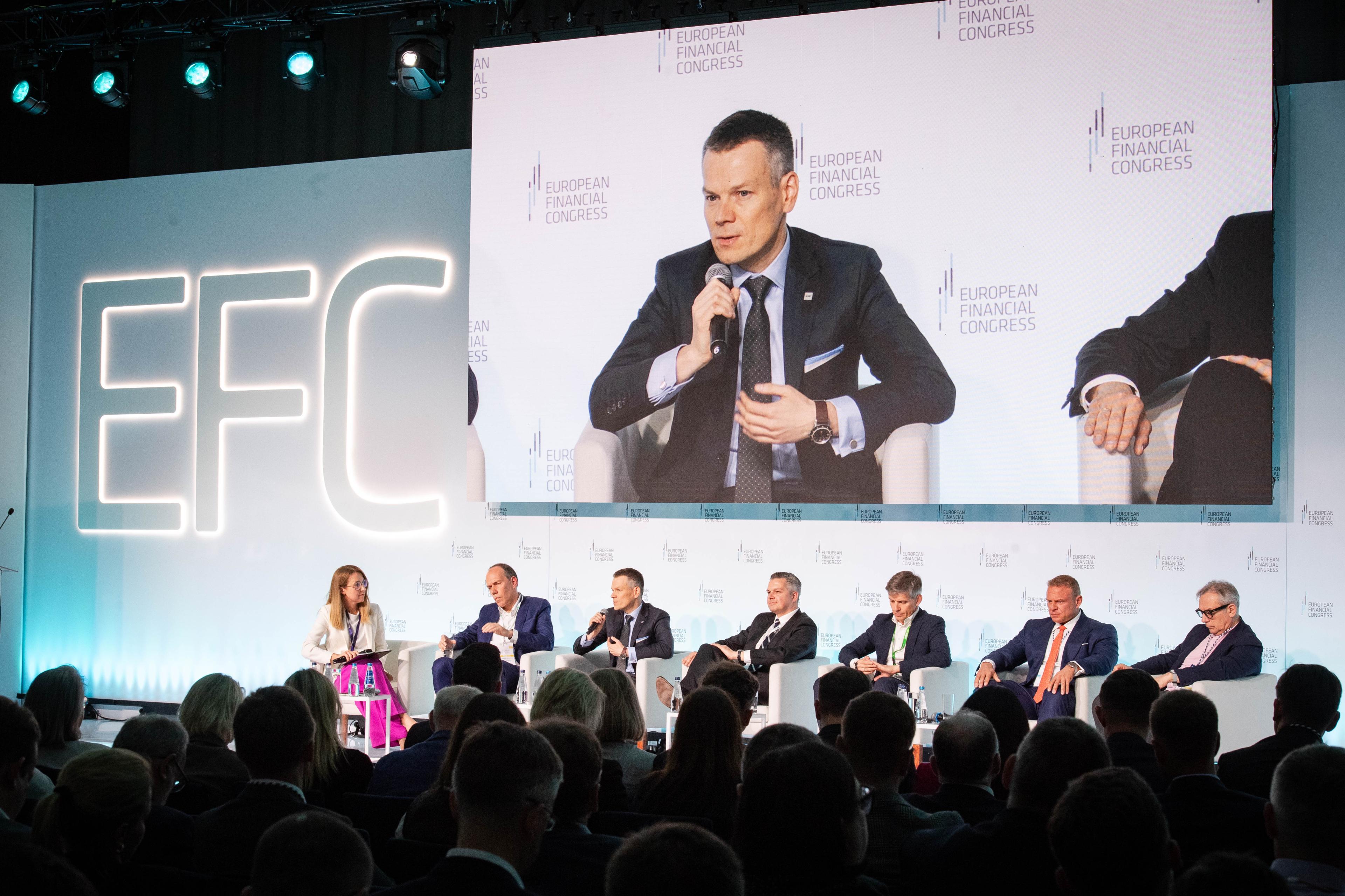 EKF: Jacek Jastrzębski w panelach o ochronie praw konsumentów oraz rozwoju sektora bankowego - 6