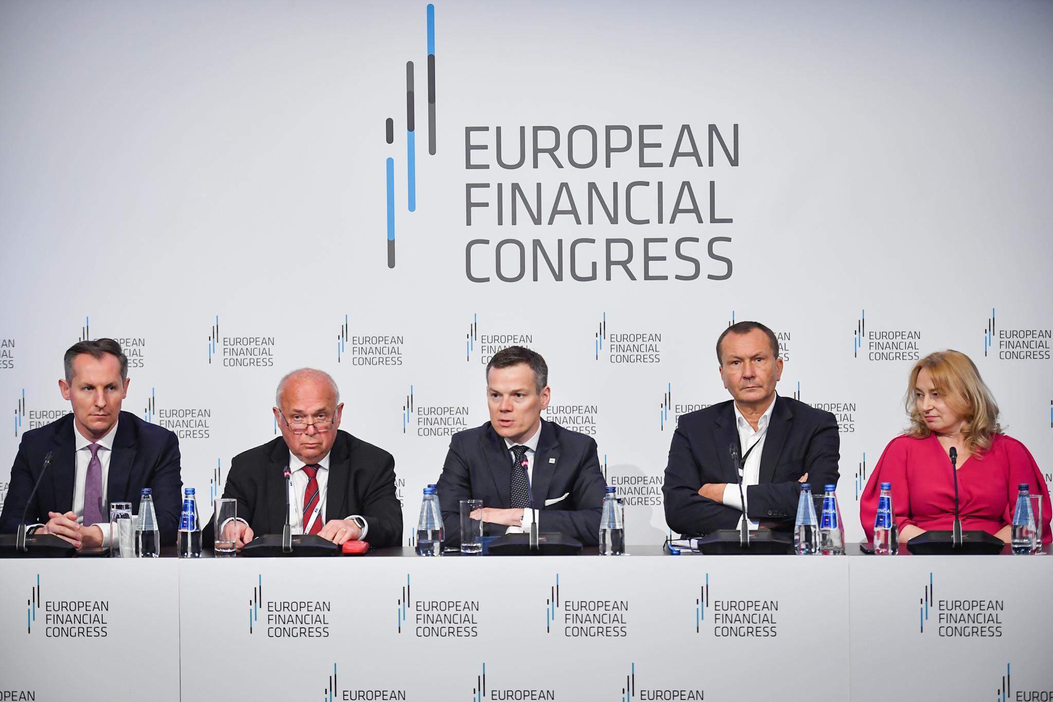 Jacek_Jastrzebski_wzial_udzial_w_panelu_o_ryzyku_prawnym_kredytow_mieszkaniowych