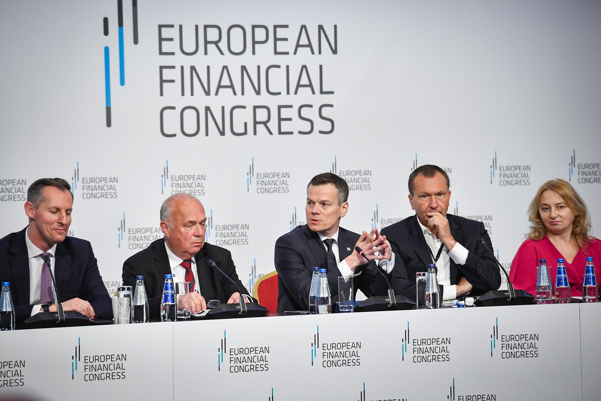 Jacek_Jastrzebski_wzial_udzial_w_panelu_o_ryzyku_prawnym_kredytow_mieszkaniowych_podczas_EKF