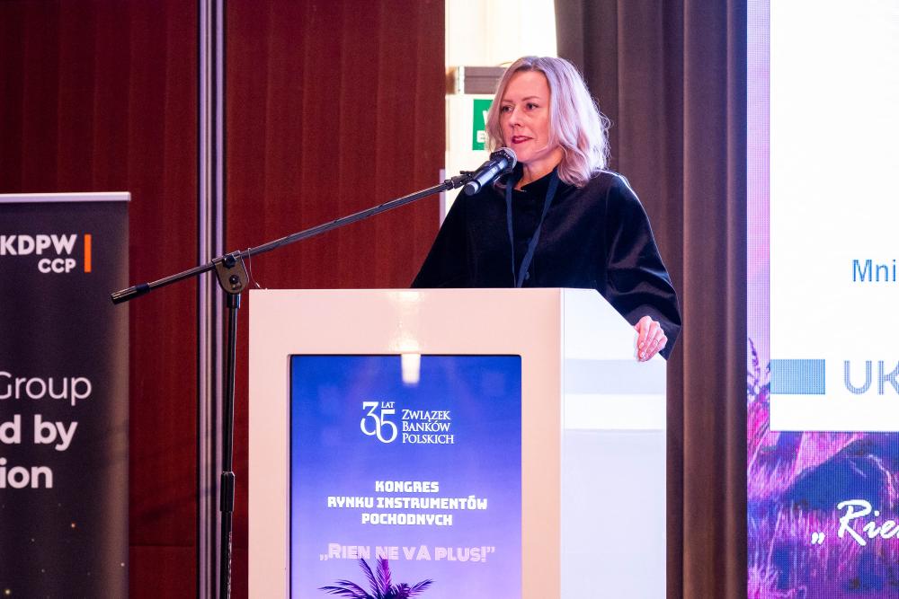 Daria Ringwelska podczas wystąpienia