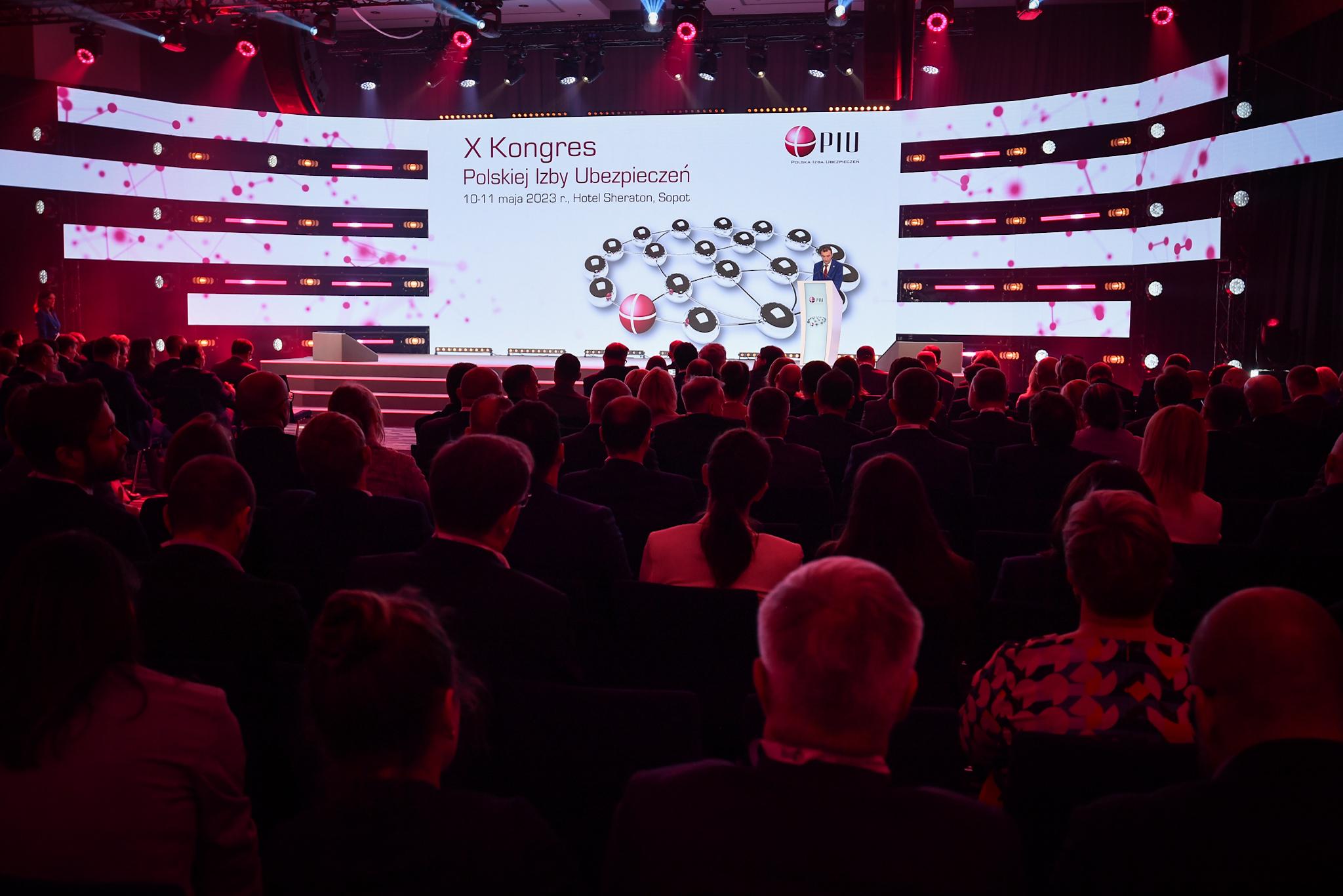 Krystian_Wiercioch_Zastepca_Przewodniczacego_Komisji_Nadzoru_Finansowego_podczas_X_Kongresu_PIU