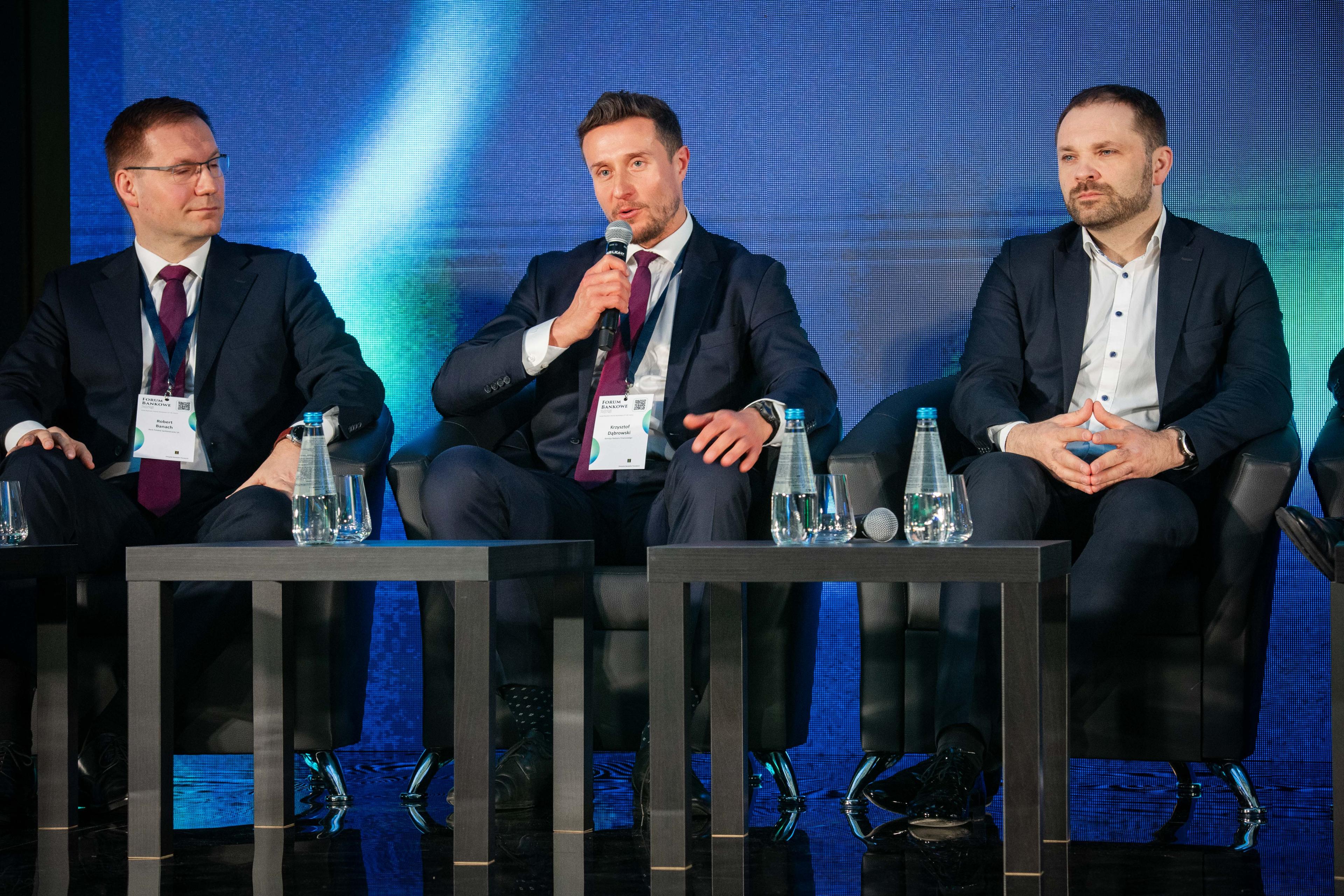 Krzysztof_Dąbrowski_podczas_Forum_Bankowego_ZBP_2