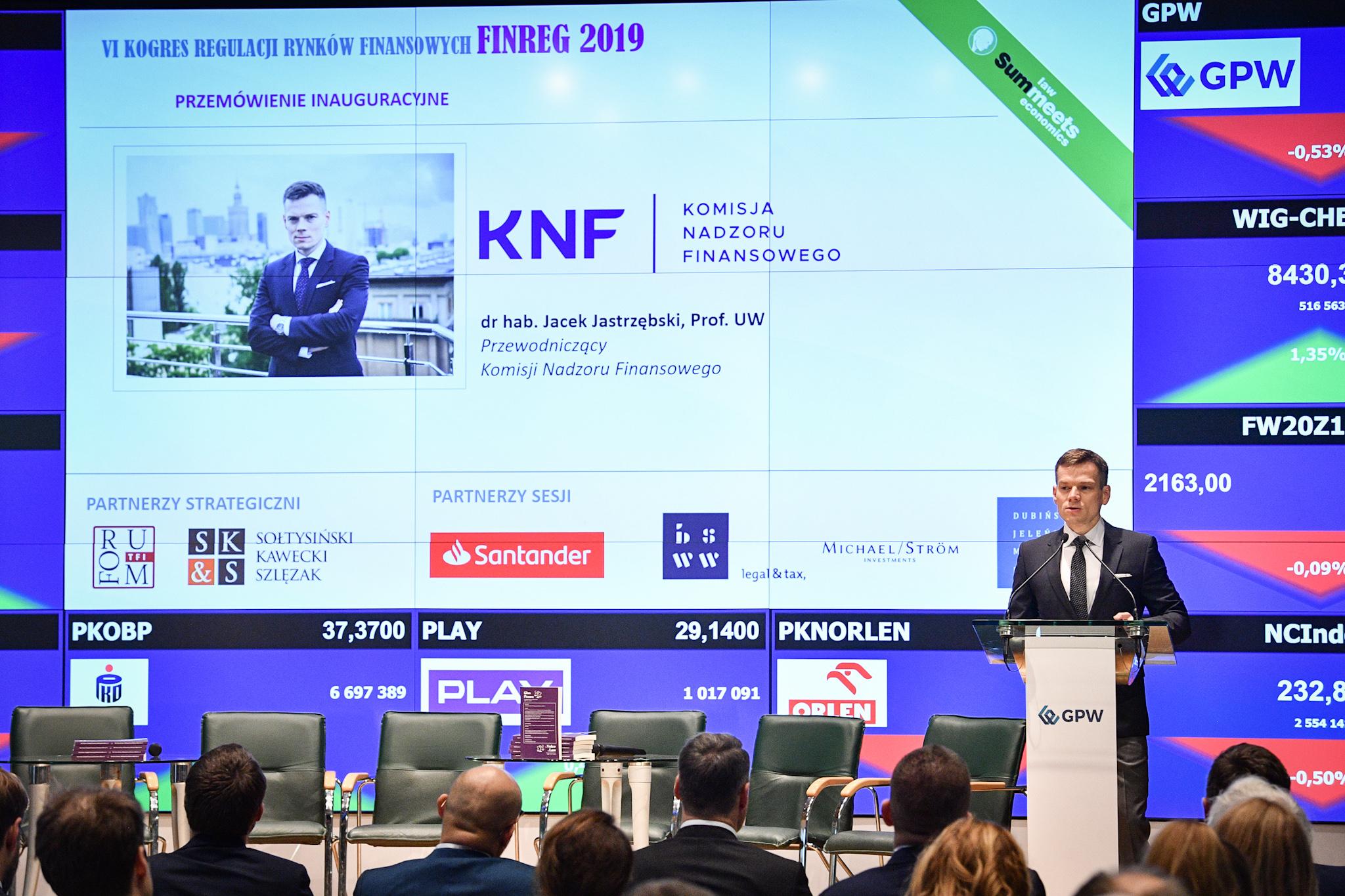 Przewodniczący KNF, Jacek Jastrzębski wygłaszający przemówienie inauguracyjne podczas VI Kongresu Regulacji Rynków Finansowych FinReg 2019