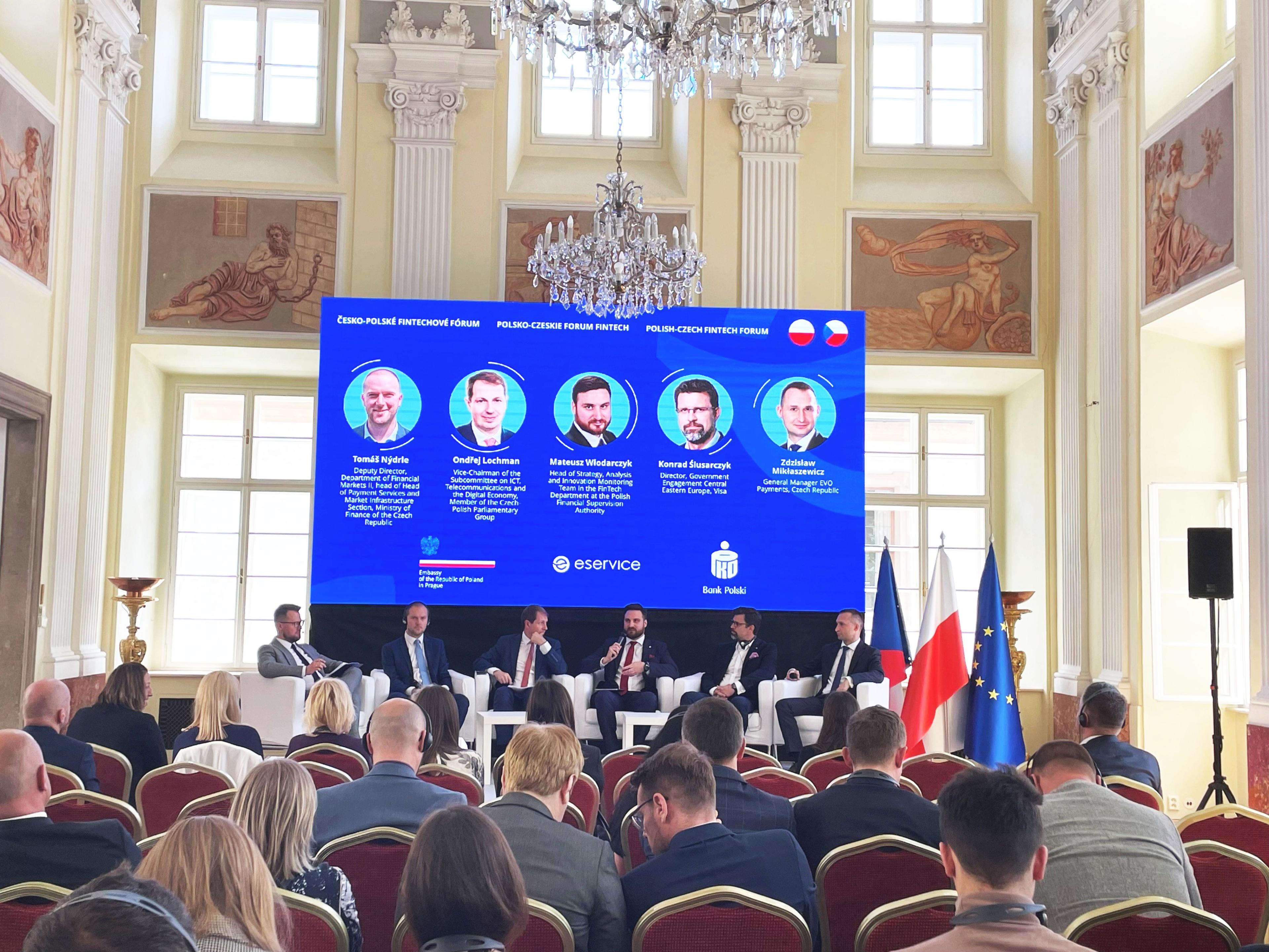 Mateusz Włodarczyk wziął udział w Polsko-Czeskim Forum Fintech w Pradze foto