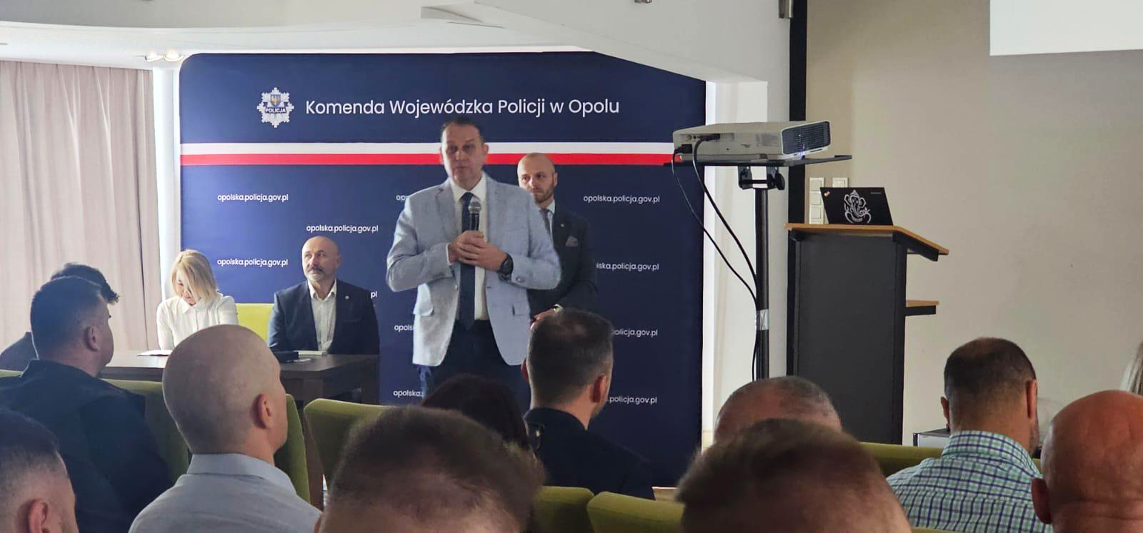 Przedstawiciele UKNF podczas konferencji nt. cyberprzestępczości finansowej
