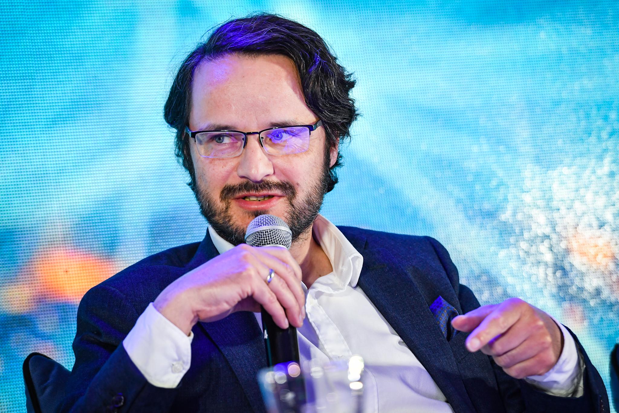 Piotr_Kozinski_w_panelu_dyskusyjnym_podczas_Konferencji_IDM