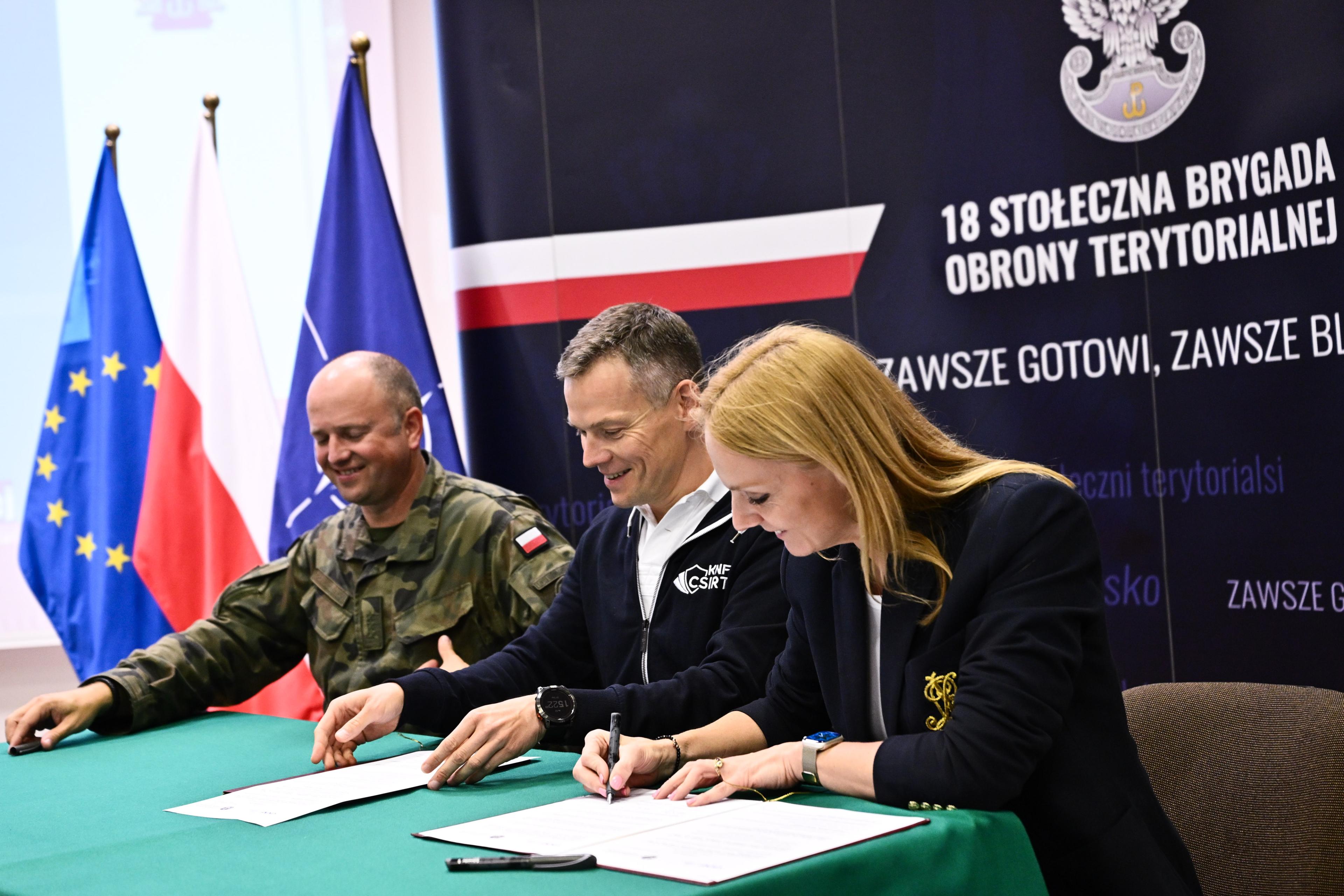 Podpisanie listu intencyjnego o współpracy pomiędzy UKNF a 18 SBOT_3 Podpisanie listu intencyjnego o współpracy pomiędzy UKNF a 18 SBOT_3
