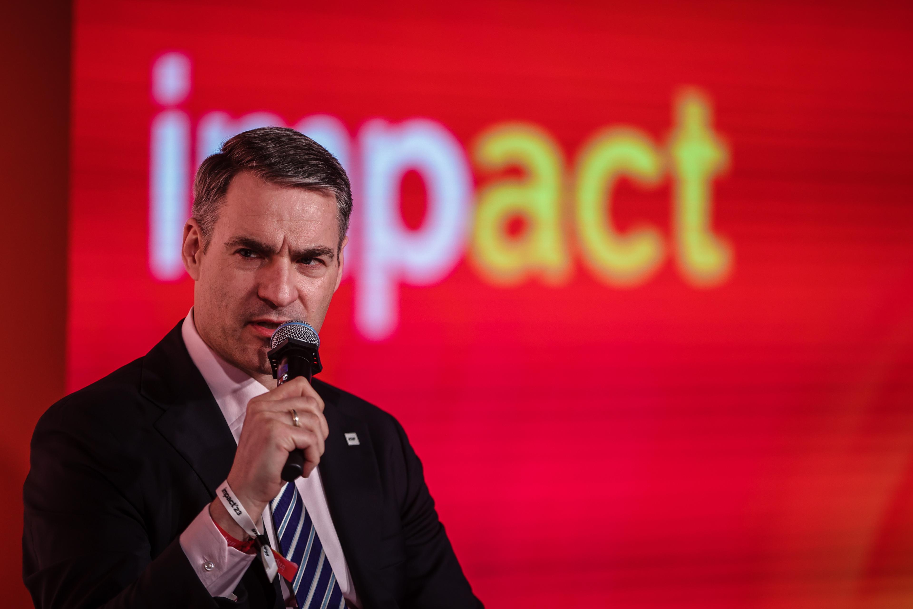 Rafal-Mikusinski_wystapil_podczas_kongresu_Impact