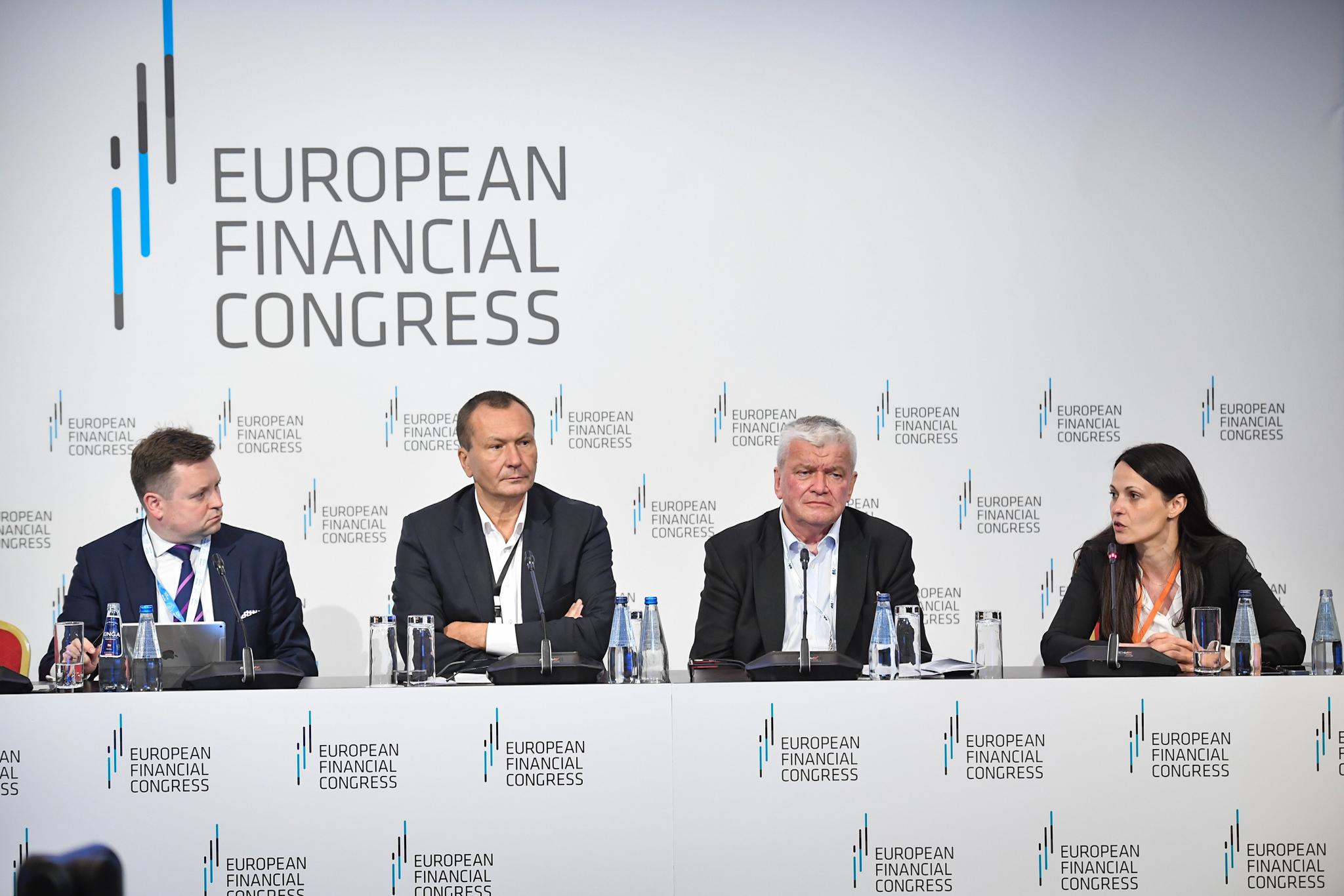 UKNF_wspolgospodarzem_panelu_na_EKF_w_Sopocie