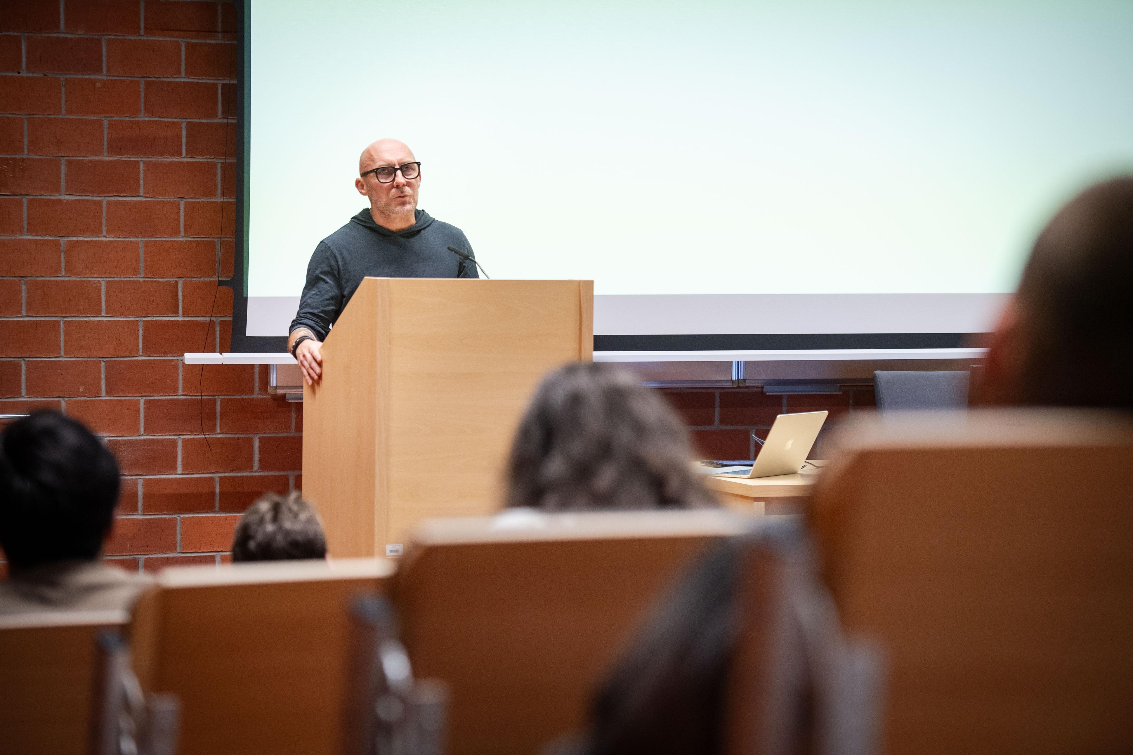 Wykład Emila Radziszewskiego zainaugurował działalność KNPB w nowym roku akademickim_2