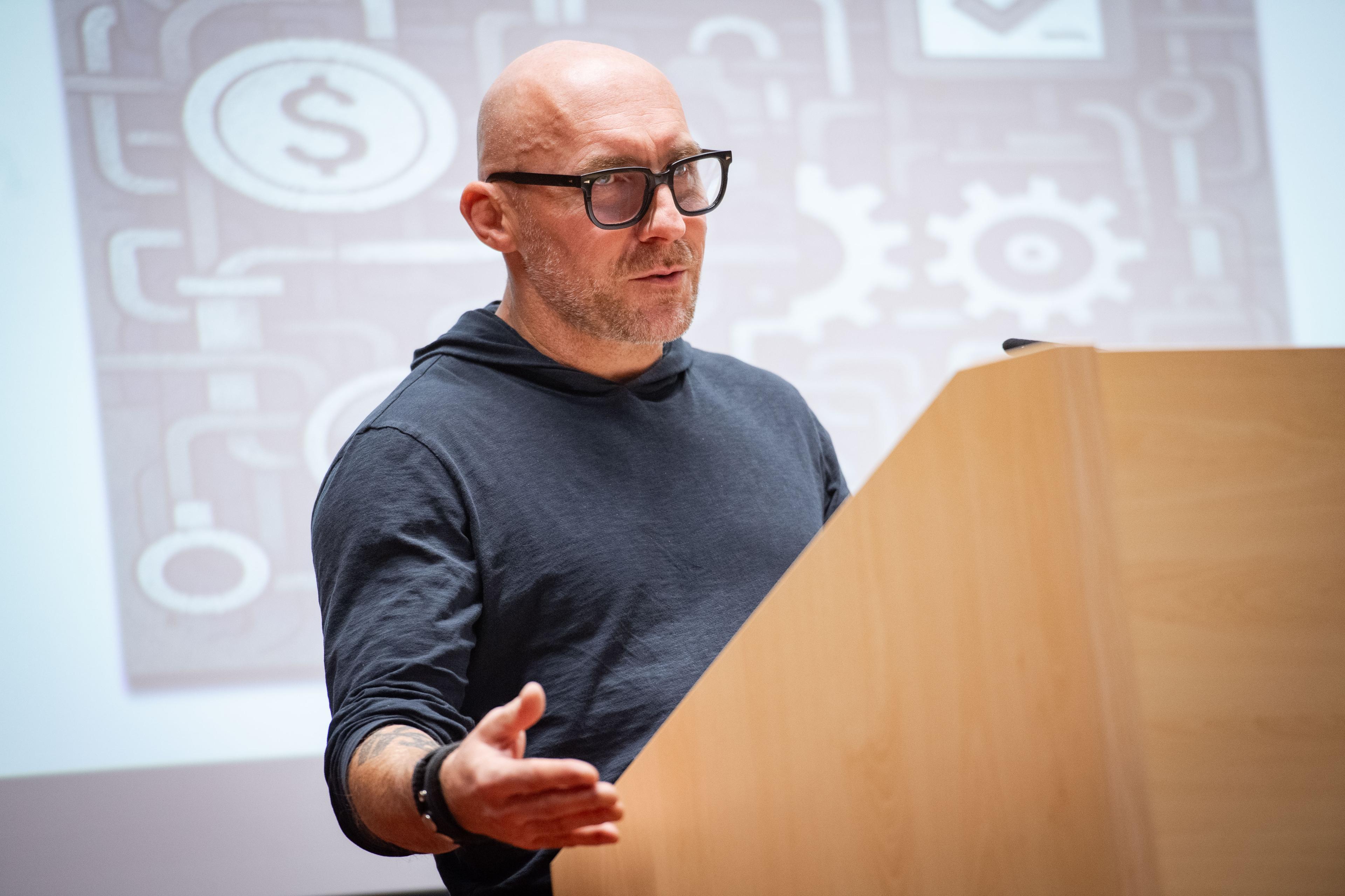 Wykład Emila Radziszewskiego zainaugurował działalność KNPB w nowym roku akademickim_4