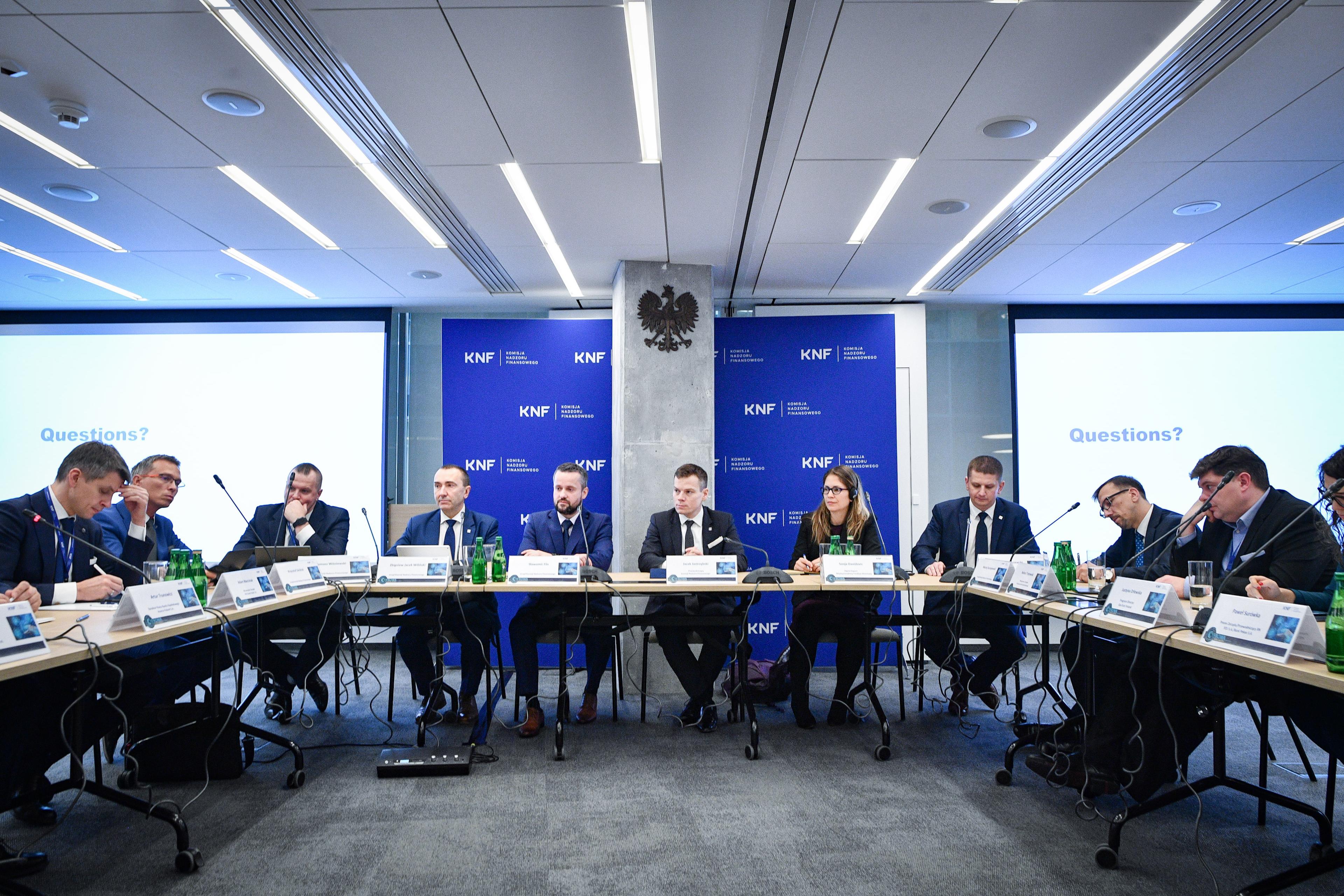 Uczestnicy spotkania dot. prezentacji "Cyfrowej Agendy Nadzoru