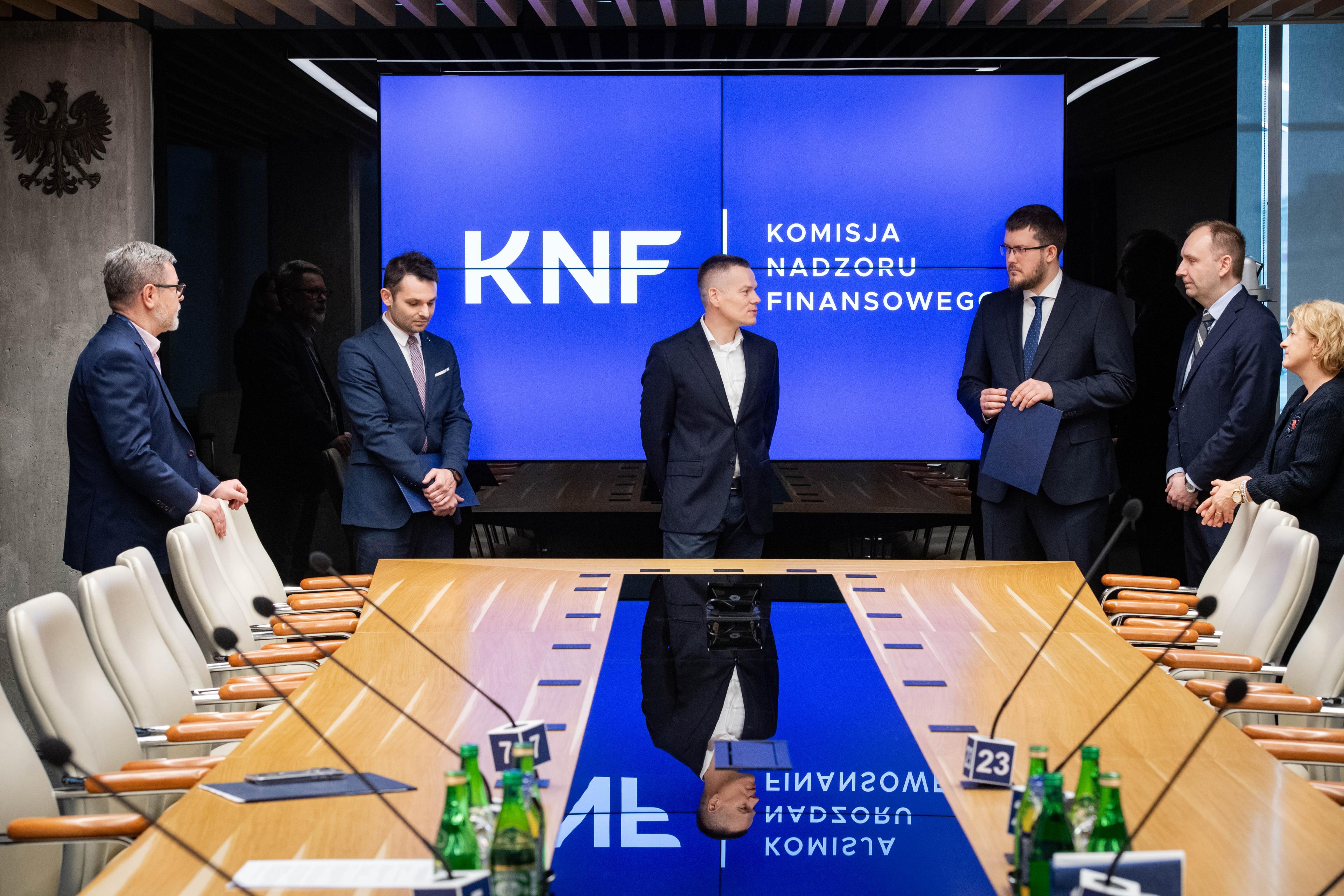 zdjęcie zbiorowe Przewodniczący KNF, Przewodniczący Kapituły Konkursu, autorzy prac i ich promotorzy 2